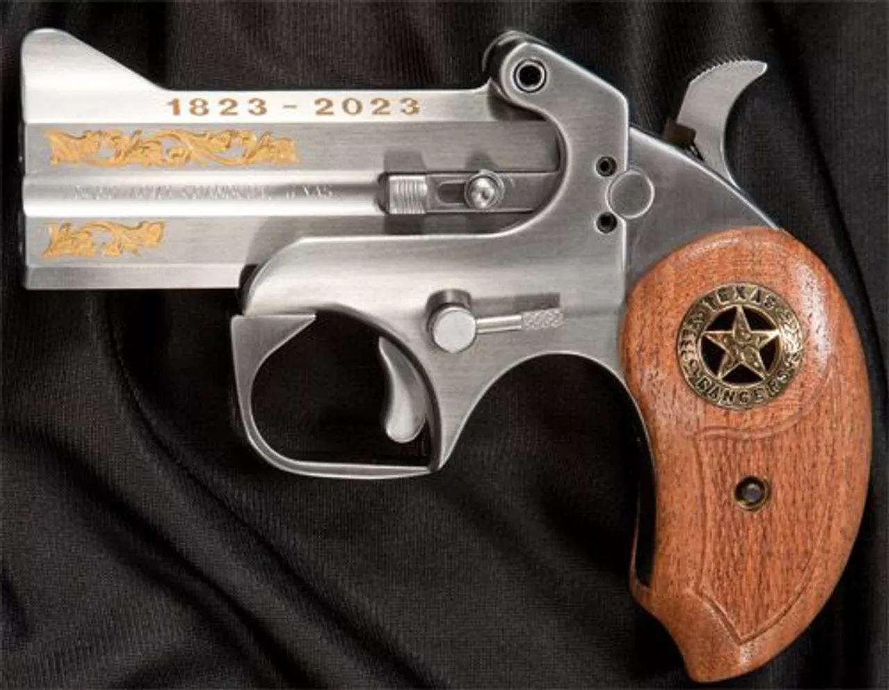 Bond Arms Texas Ranger 200th Anniversary .45 Colt/410 Ga, 3.50″, Gold Leafing, SS, 2rd