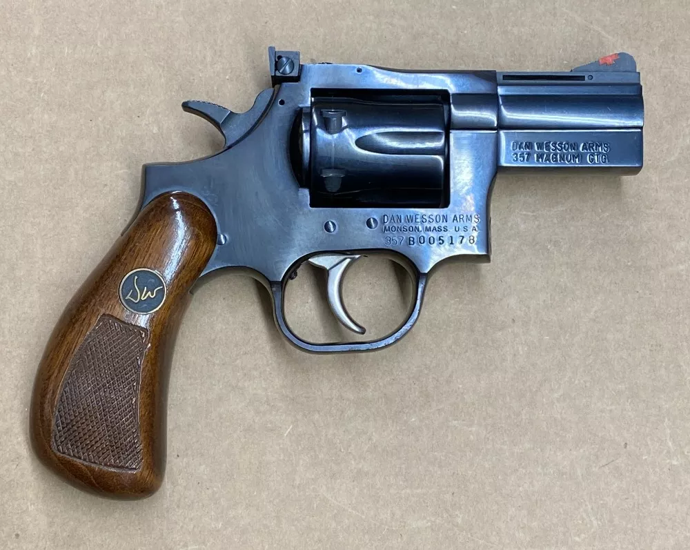 Dan Wesson 15-2 357 Magnum 2.5" Barrel