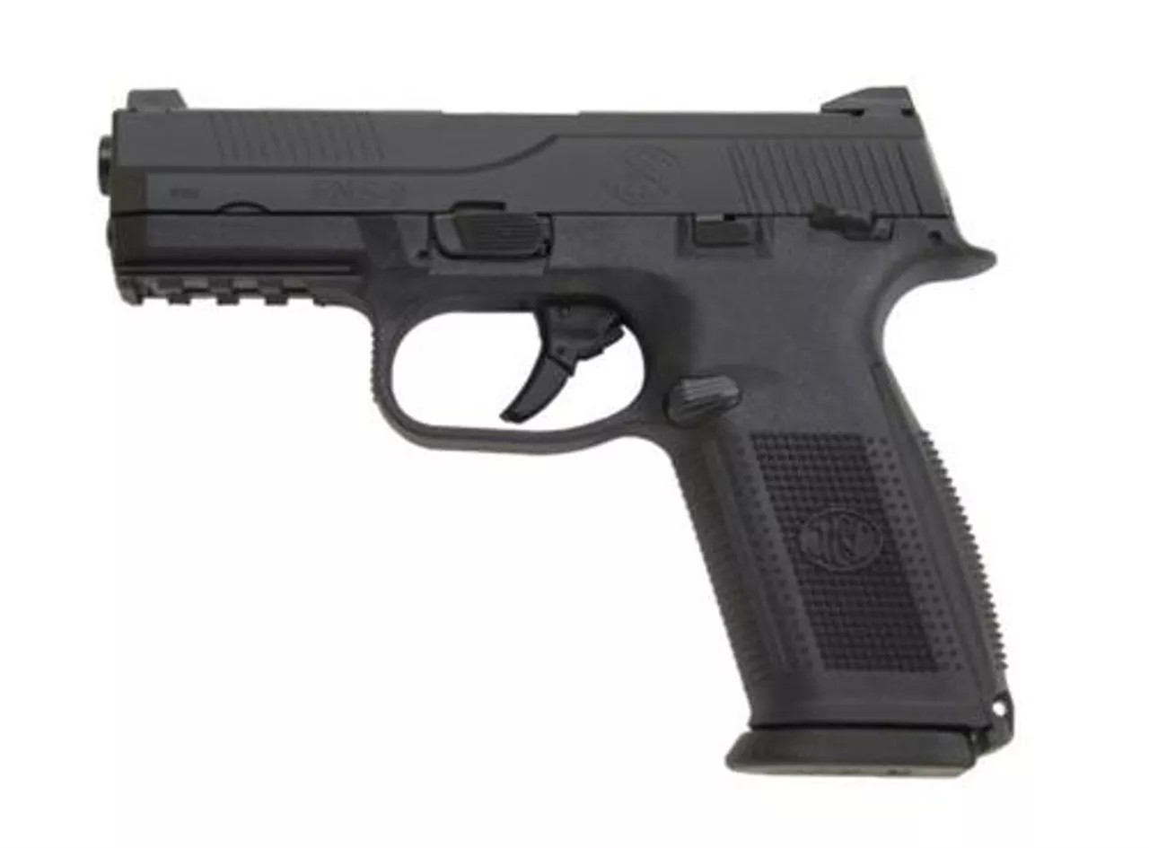 FN FNS-9 9mm 4″ Fixed 3-Dot Sights, 3- 17 Round Mags!