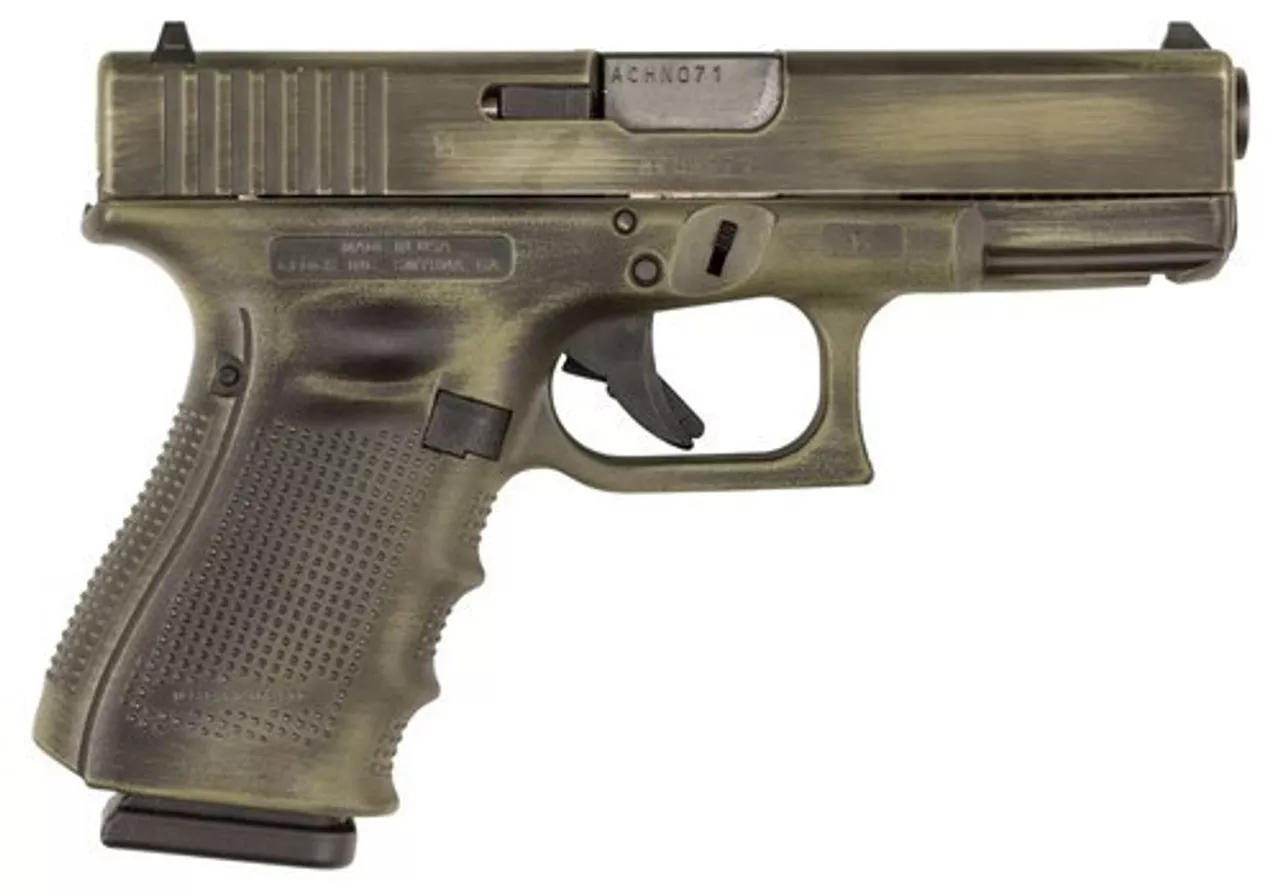 Glock G17 Gen4 Double 9mm, 4.48″ Barrel ,OD Green Battleworn Finish, Interchangeable Grips, 17rd Mag