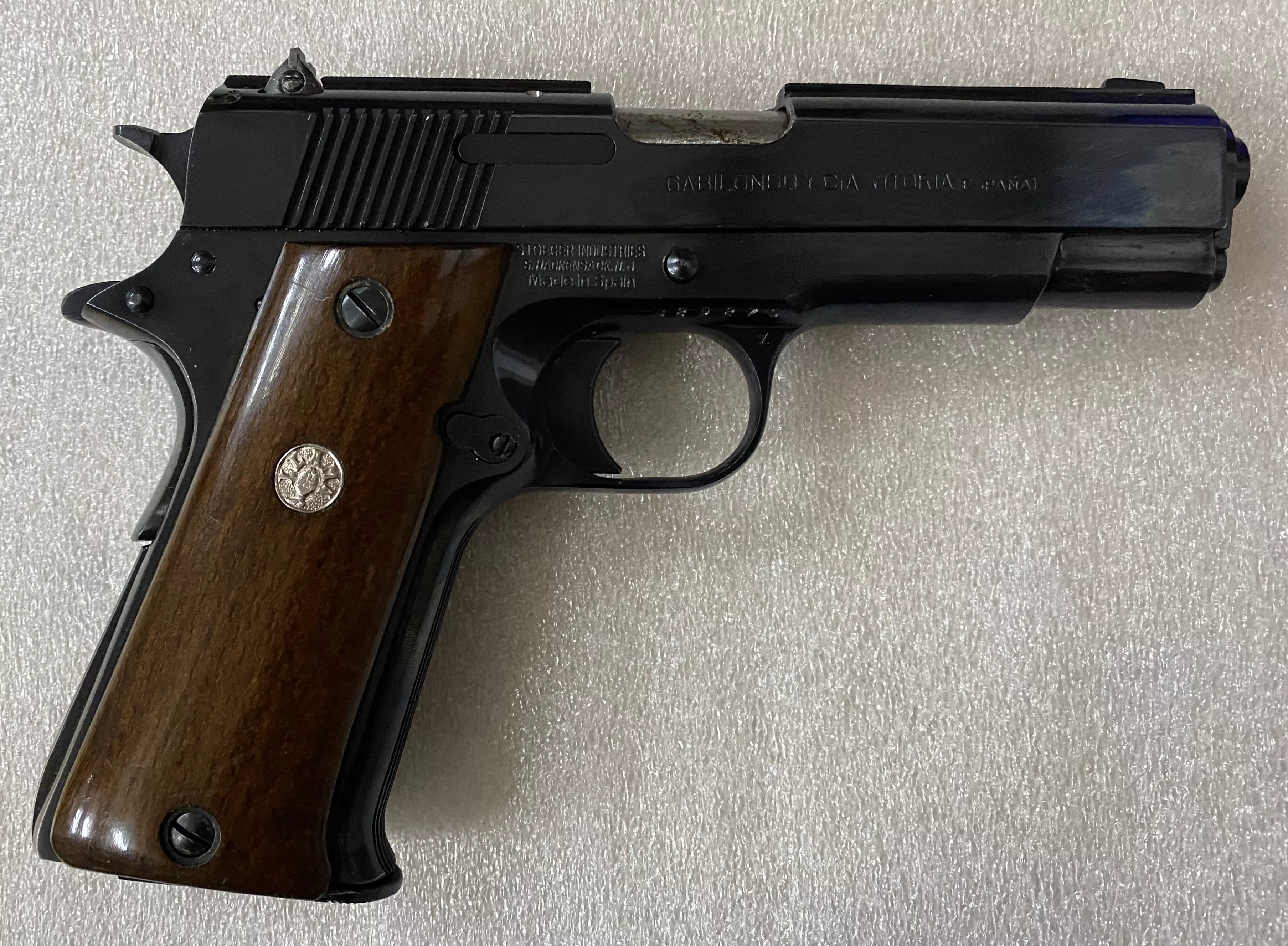 Llama 1911 9mm Commander
