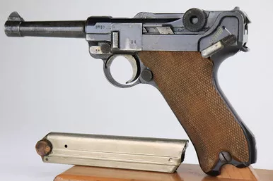 SOLD - 1918 DWM Luger (5728e - 15967)