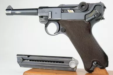 SOLD - 1940 Mauser Luger - Rare Krieghoff Grips (1870h - 21238)