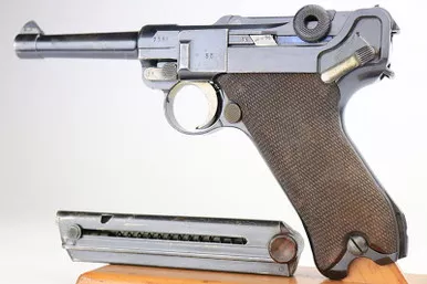 SOLD - Excellent 1915 DWM Luger (7356g - 22095)