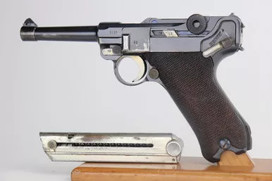 SOLD - G Date Mauser Luger - Matching Magazine (9153c - 15770)